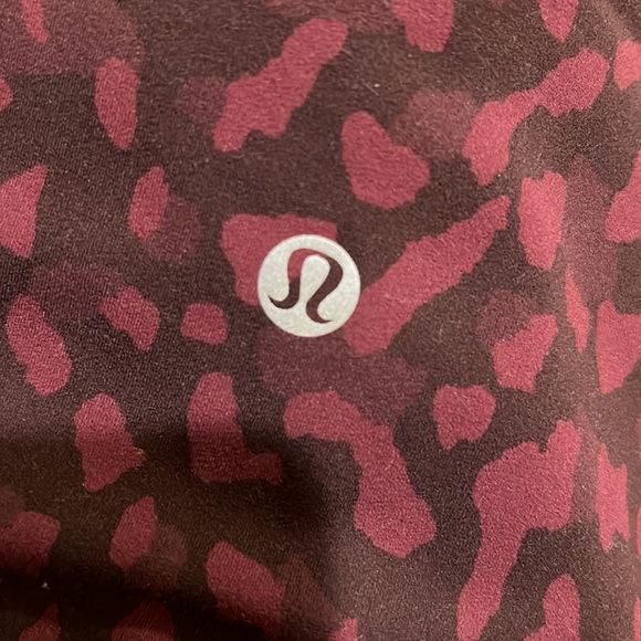 Lululemon size 2 leggings burgundy army type print - Picture 5 of 5